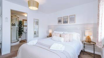 6 soverom, strykejern/-brett, wi-fi (inkludert) og sengetøy