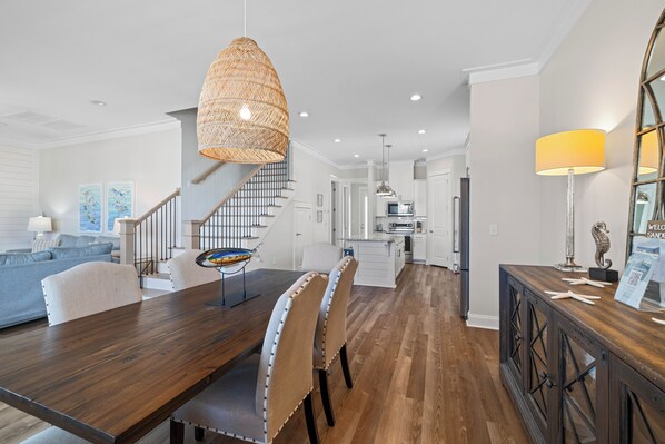 Dining - Parks Edge 25 by Liquid Life (Orange Beach)