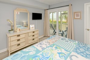 2 bedrooms, internet - Oceanfront 2 BR Condo with a Shared Pool! Sea Cloisters I 104A (Surfside Beach)