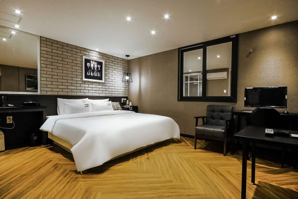 Premium Double Room | Soundproofing, free WiFi