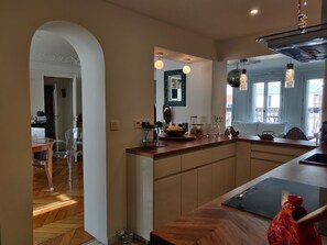 Dining - Appartement de Charme Dans le Quartier de "south Pigalle" Pour 4 Personnes (Paris)