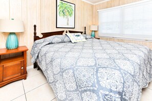 3 slaapkamers, een strijkplank/strijkijzer, internet