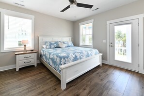 7 bedrooms, Internet - Walk to the Beach 7 BR Beach House with a Heated pool! Wait N Sea (Surfside Beach)