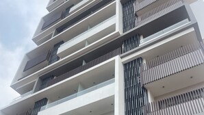 Front of property - Solaris Appartment 5th& 7th floor  (Accra)