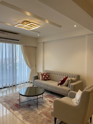 Luxury Apartment, City View | Living area