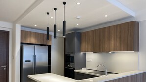 Luxury Apartment, City View | Private kitchen | Full-size fridge, microwave, oven, stovetop - Solaris Appartment 5th& 7th floor  (Accra)