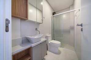 Bathroom - 1034 - Apartamento com piscina apto 104 (Bombinhas)