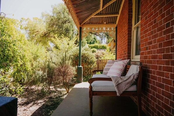 Terrace/patio - The Redbrick House (Castlemaine)