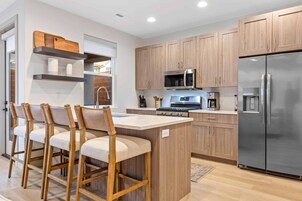 Casa adosada, 3 habitaciones | Cocina privada | Cafetera o tetera, frigorífico, horno y tostadora