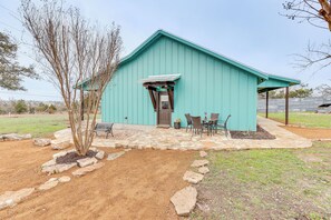 House (3 Bedrooms) | Interior - Country Home Near Fredericksburg: Fire Pit & Grill (Harper)