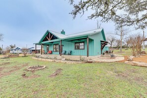 House (3 Bedrooms) | Interior - Country Home Near Fredericksburg: Fire Pit & Grill (Harper)