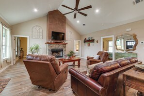 House (3 Bedrooms) | Interior - Country Home Near Fredericksburg: Fire Pit & Grill (Harper)