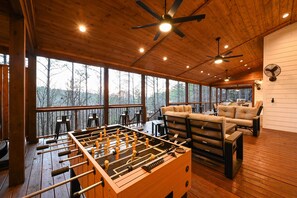 Interior - Luxe Group Getaway w/ 2-story Deck in Broken Bow! (Broken Bow)