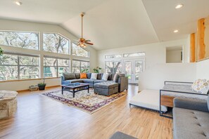 House (3 Bedrooms) | Interior - Hill Country Retreat Near Wineries & Weddings! (Dripping Springs)