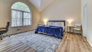 4 bedrooms, iron/ironing board, free cots/infant beds, bed sheets - Family-friendly Tobyhanna Home w/ Lake Access! (Tobyhanna)