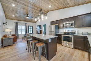 Microondas, horno, placa de cocina, lavavajillas