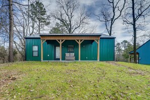 Interior - Serene Cabin ~ 2 Mi to Lake in Broken Bow! (Broken Bow)