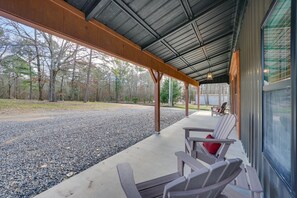 Terrace/patio - 2 Mi to Broken Bow Lake: Cabin w/ Covered Patios (Broken Bow)