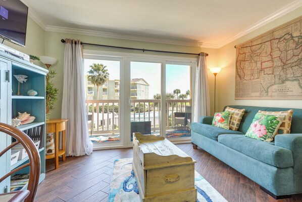 Apartment (1 Bedroom) | Interior - Balcony & Gulf Views: Galveston Condo Near Beach (Galveston)