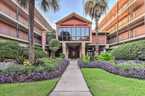 Apartment (1 Bedroom) | Interior - Balcony & Gulf Views: Galveston Condo Near Beach (Galveston)