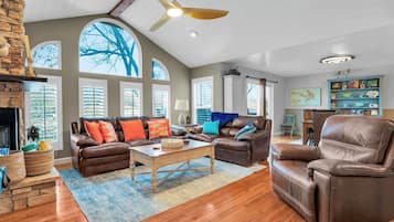 House (4 Bedrooms) | Front of property