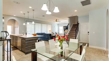House (4 Bedrooms) | Interior