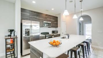 House (4 Bedrooms) | Interior