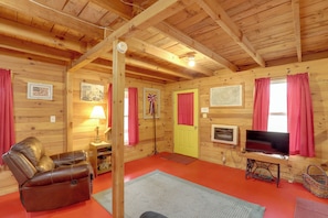 House (1 Bedroom) | Interior - Blue Ridge Hideaway! Cabin w/ River Access & Views (Hot Springs)
