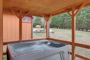 House (1 Bedroom) | Interior - Blue Ridge Hideaway! Cabin w/ Hot Tub & Views (Hot Springs)