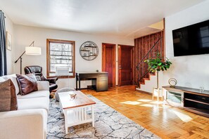 House (2 Bedrooms) | Interior - Pet-friendly Saint Paul Home w/ Shared Yard! (St. Paul)