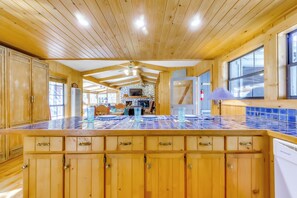 Interior - Ruidoso Cabin in the Mtns: River & Forest Views! (Ruidoso)