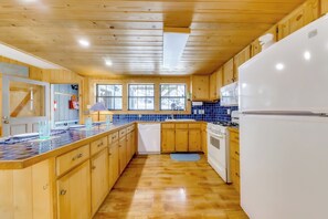 Interior - Ruidoso Cabin in the Mtns: River & Forest Views! (Ruidoso)