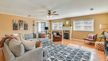 House (4 Bedrooms) | Front of property
