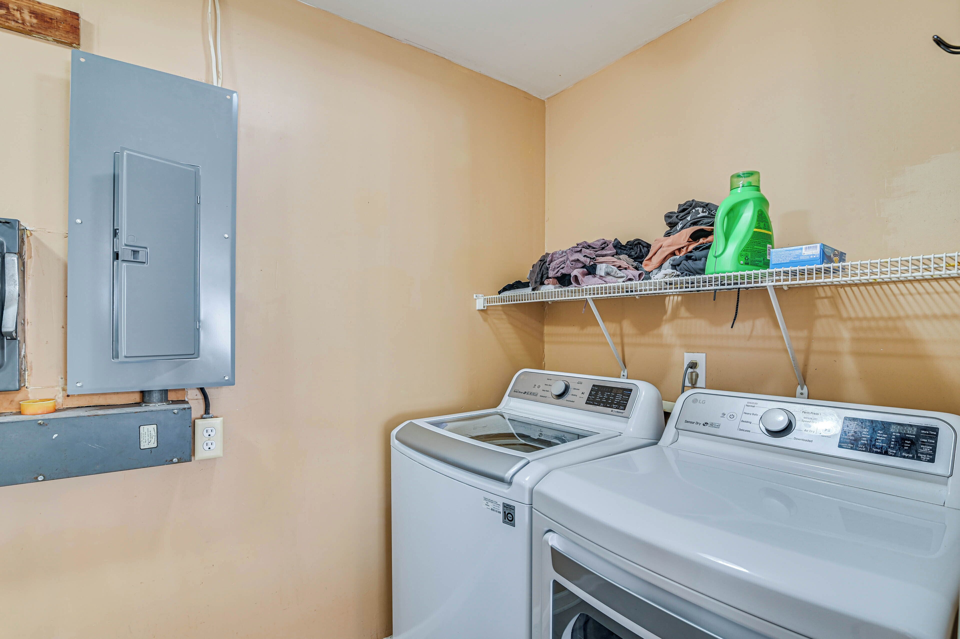 House (4 Bedrooms) | Interior