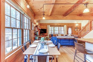 Interior - Cozy Ellijay Cabin: Hot Tub, Yard, & Resort Access (Ellijay)