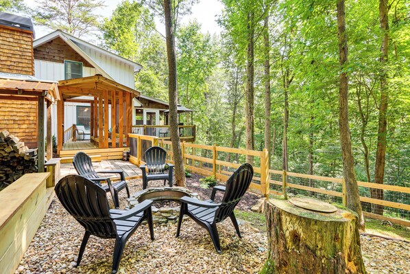 Interior - Cozy Ellijay Cabin: Hot Tub, Yard, & Resort Access (Ellijay)