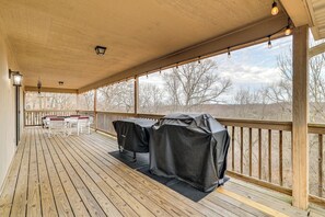 House (4 Bedrooms) | Interior - Spacious Holiday Island Escape w/ Deck & Gas Grill (Eureka Springs)