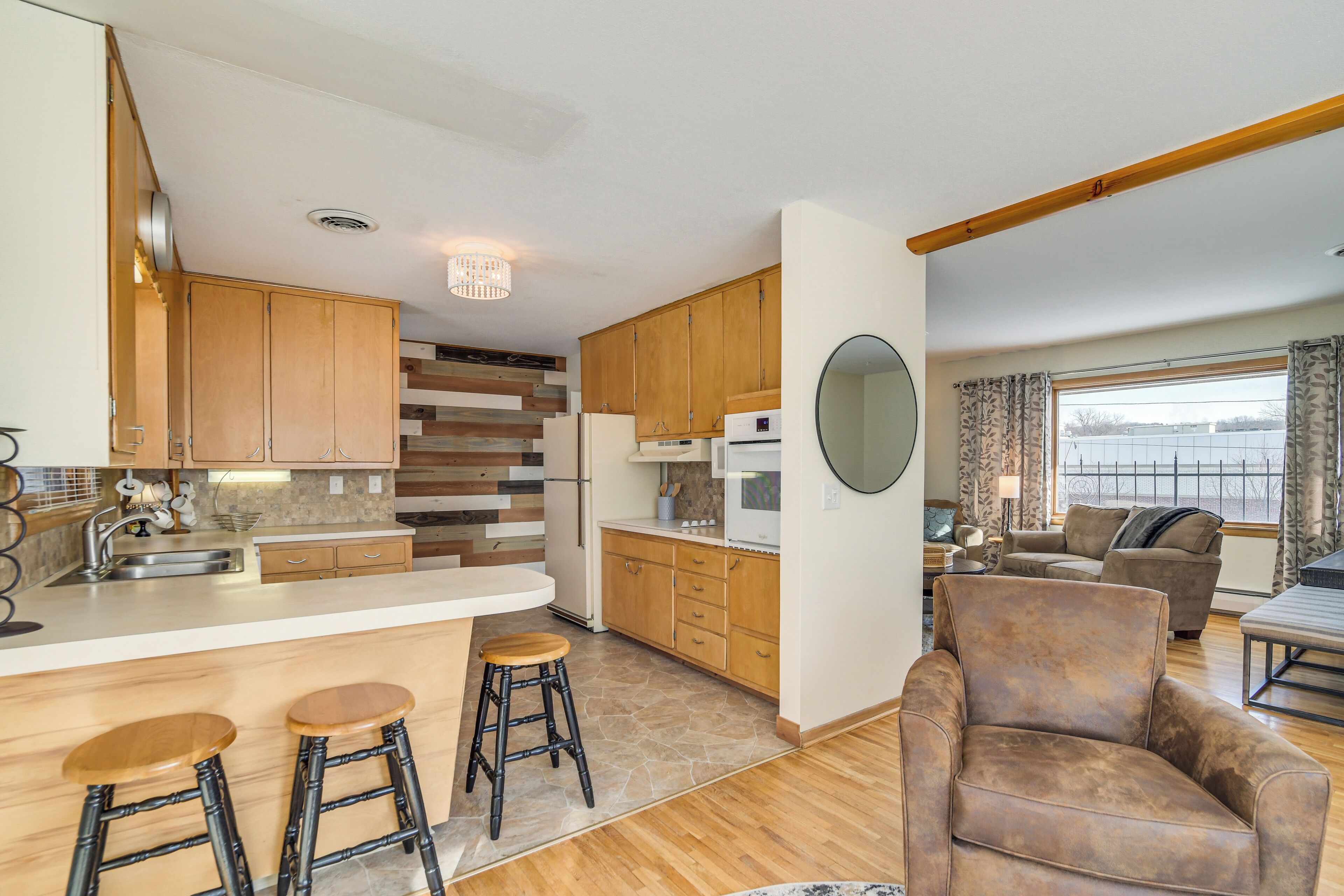 المنشأة من الداخل