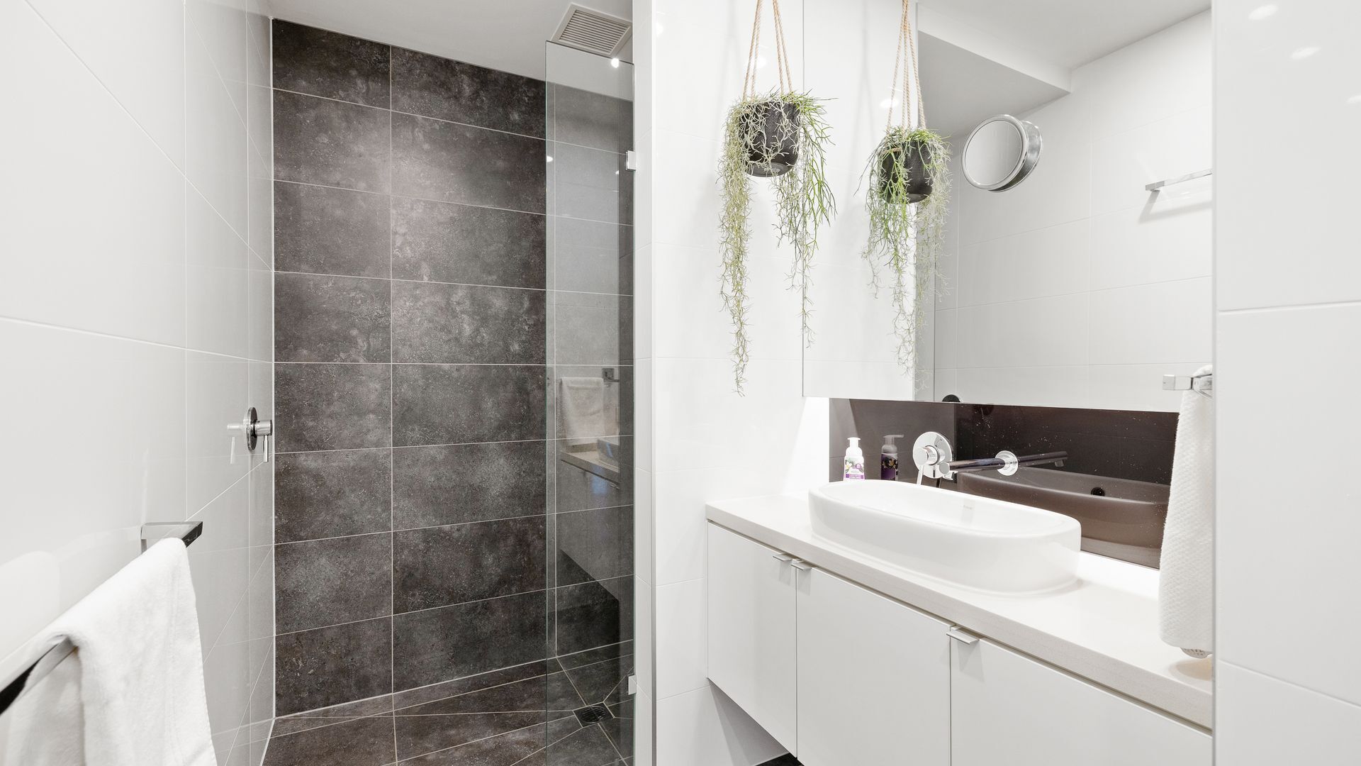 Een douche, een haardroger