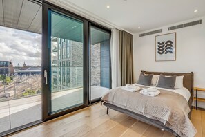 Premium Apartment, 3 Bedrooms, Kitchen - StayCozy Apartments in Kings Cross (London)