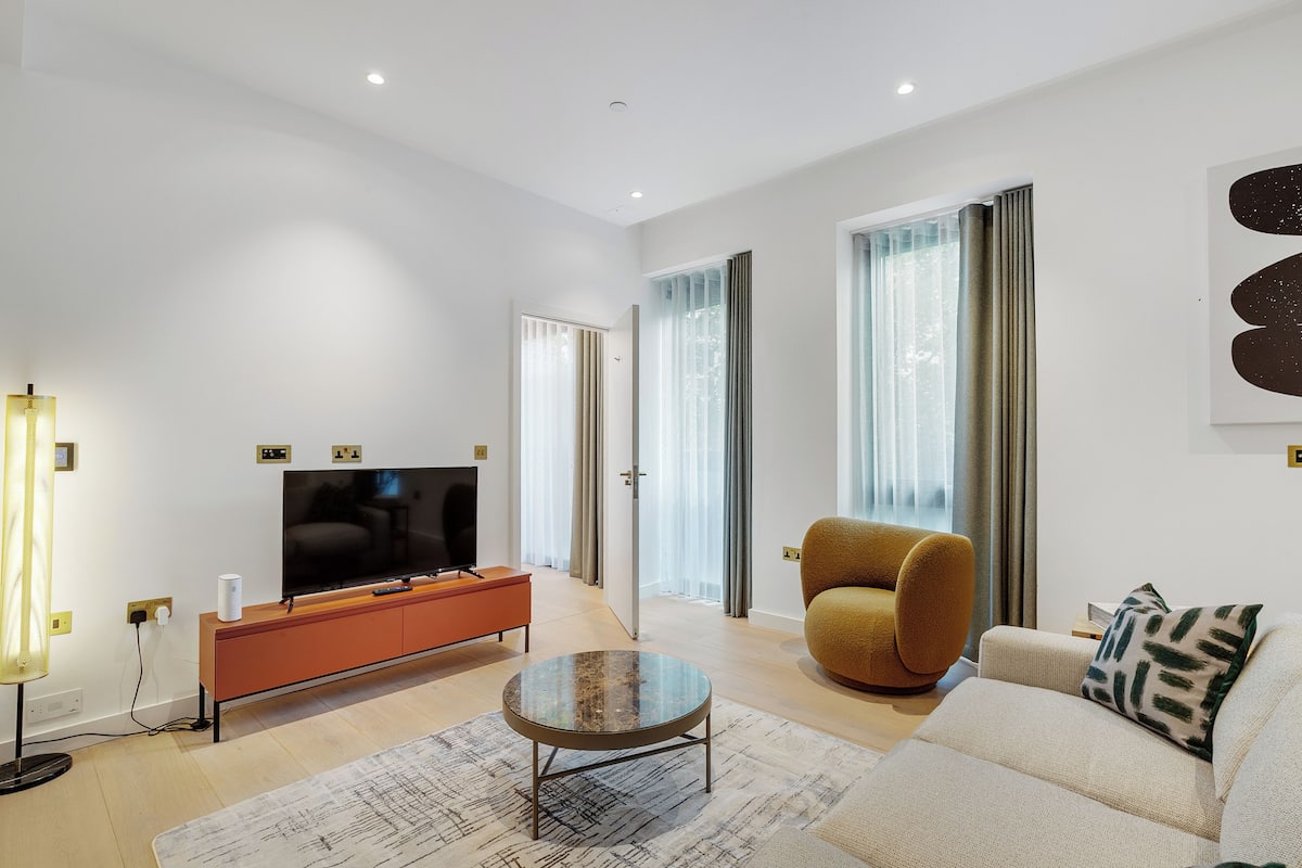 Apartment, 3 Bedrooms, Kitchen | Living area | Flat-screen TV