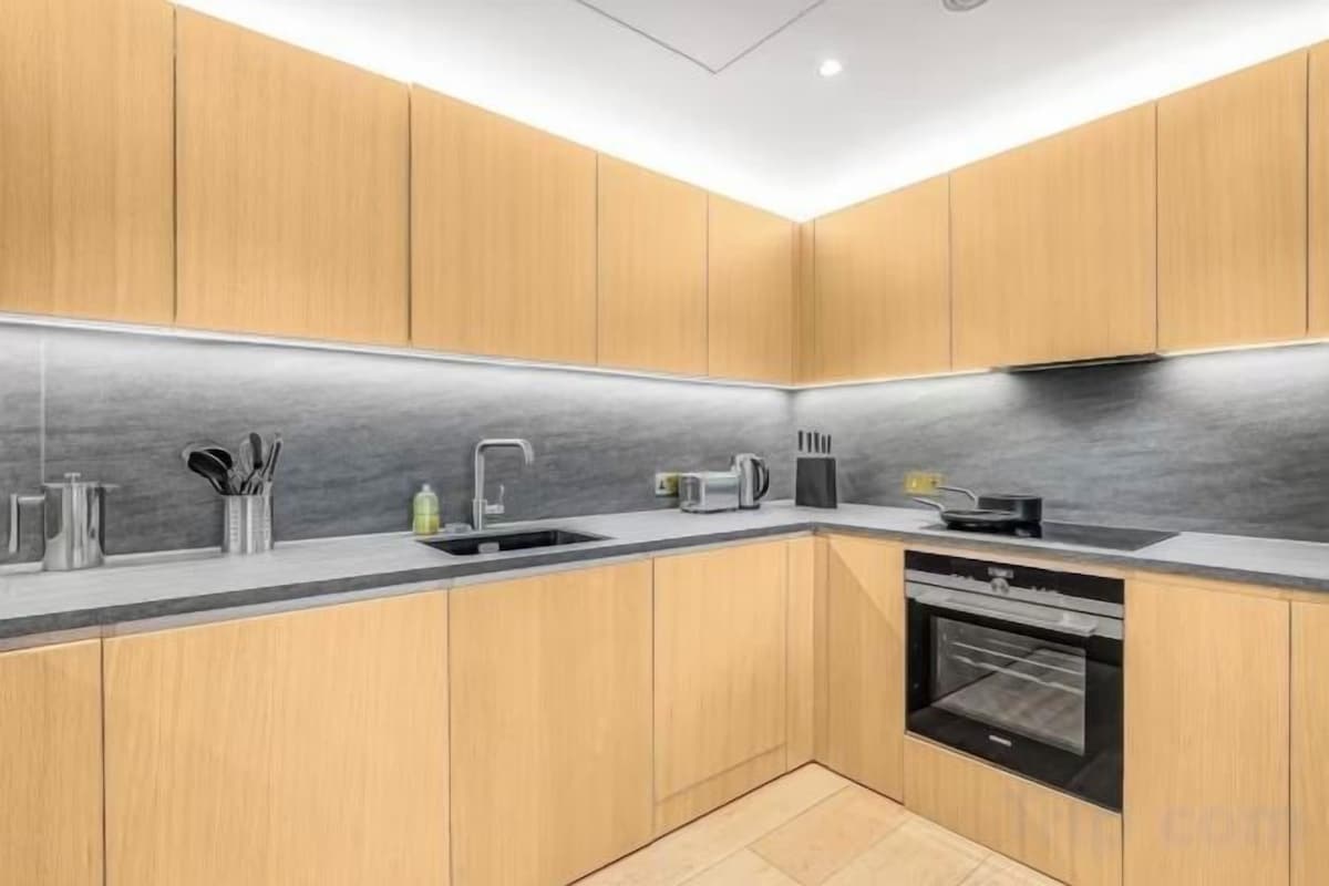 Private kitchen | Coffee/tea maker, fridge, microwave, oven