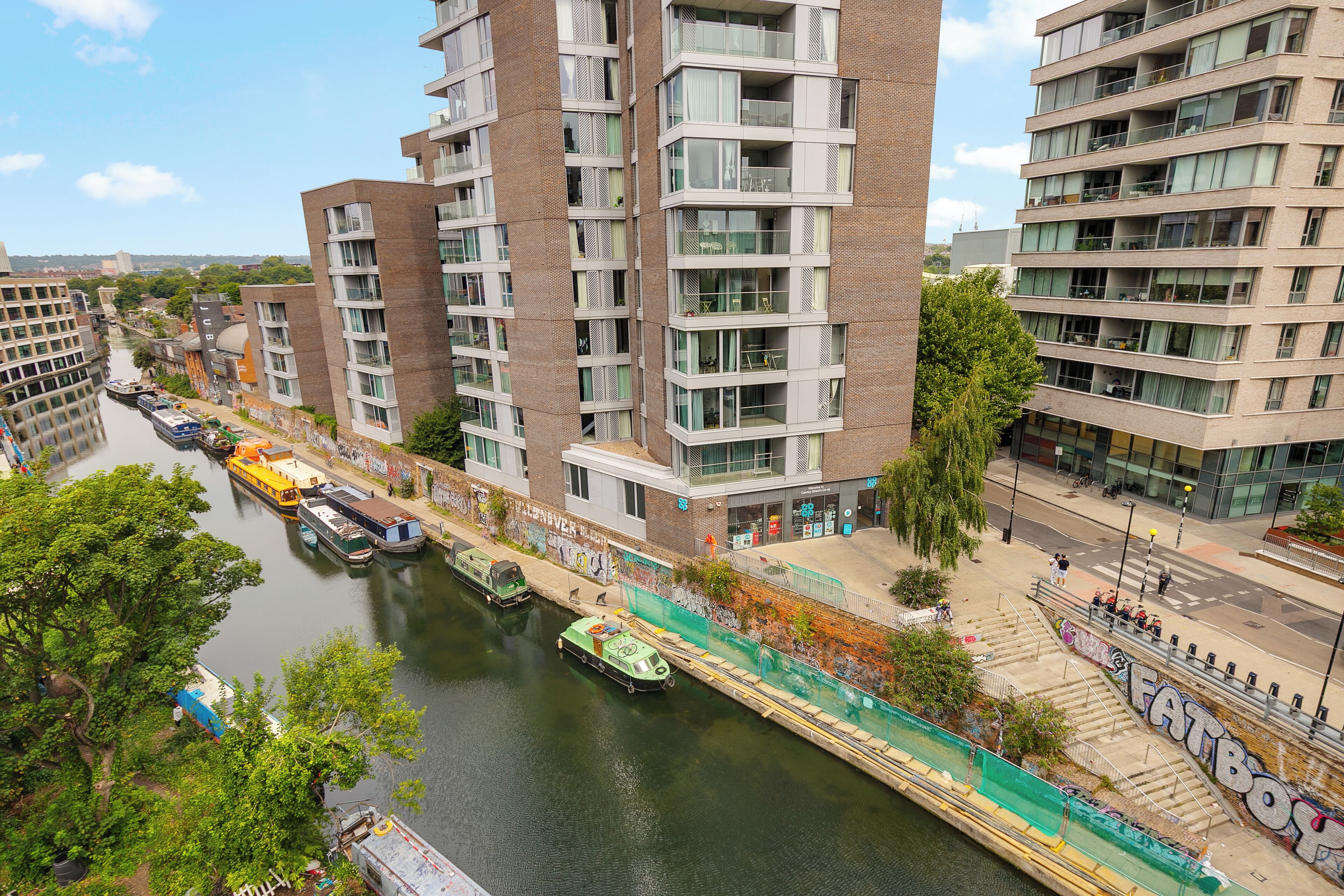 City Apartment, 3 Bedrooms, Non Smoking, Kitchen | View from room