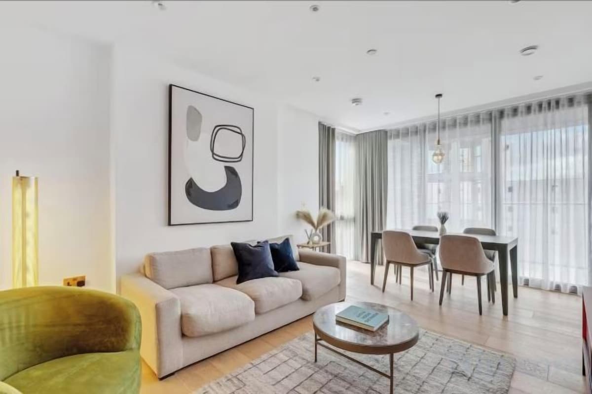 Living area | Flat-screen TV