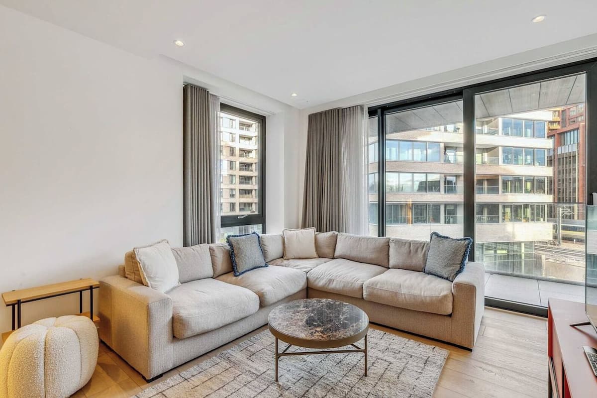 Apartment, 2 Bedrooms, Kitchen | Living area | Flat-screen TV