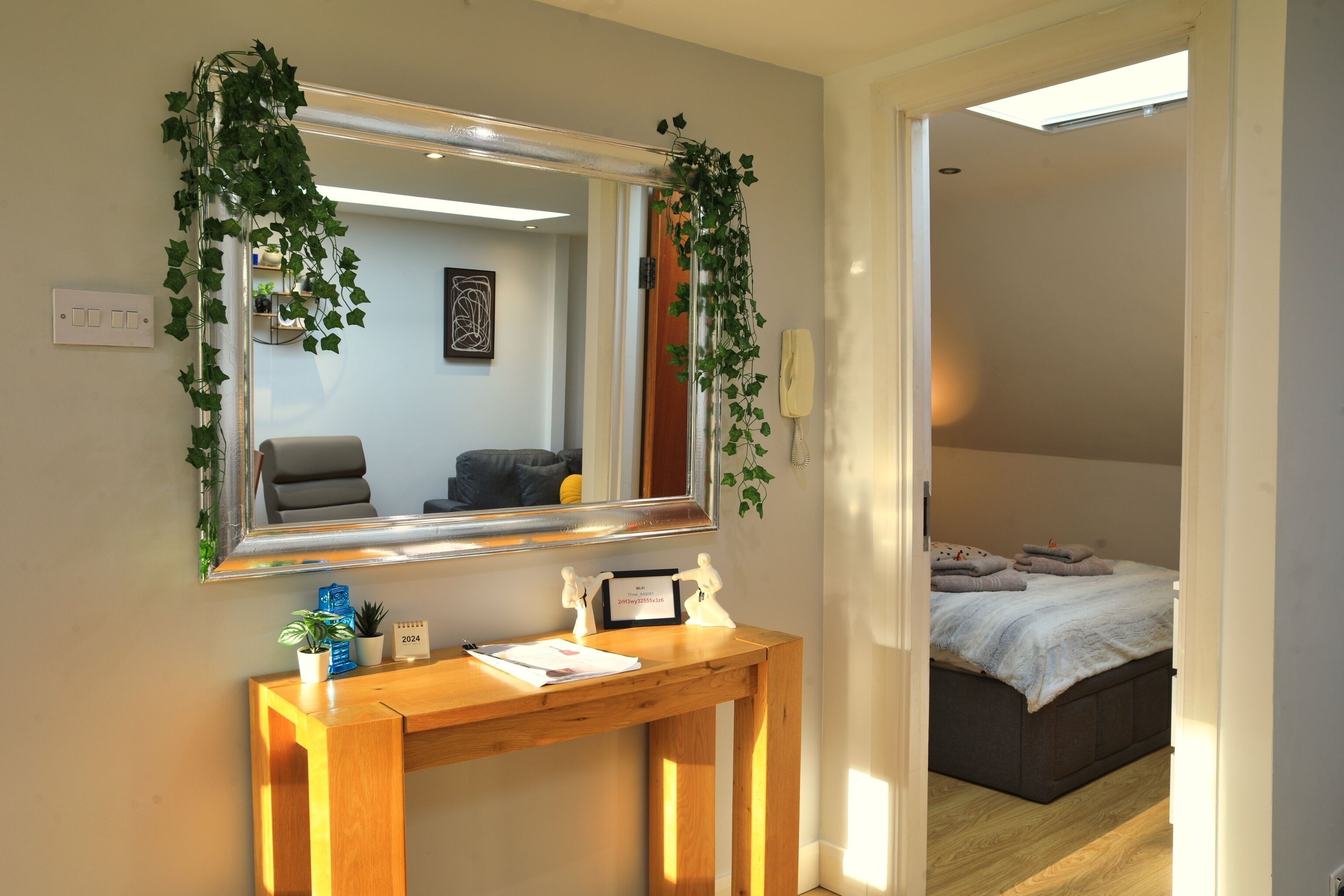 1 bedroom, desk, iron/ironing board, WiFi