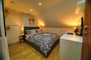1 Schlafzimmer, Schreibtisch, Bügeleisen/Bügelbrett, WLAN