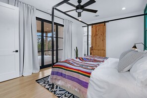 3 bedrooms, desk, iron/ironing board, WiFi - Pasatiempos I Heated Cowboy Pool, Stargazing (Wimberley)