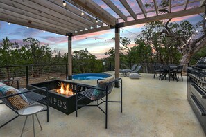 Outdoor dining - Pasatiempos I Heated Cowboy Pool, Stargazing (Wimberley)