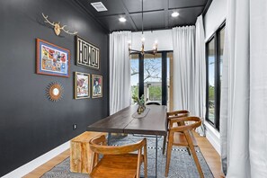 Dining - Pasatiempos I Heated Cowboy Pool, Stargazing (Wimberley)